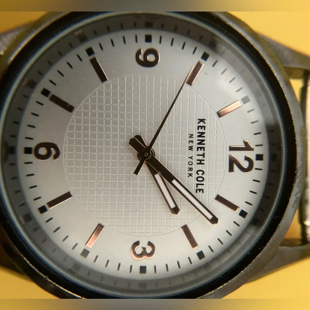 Men’s watch lot (2) - Kenneth Cole, Charisma watches- two watches (no bands) - Picture 6 of 6